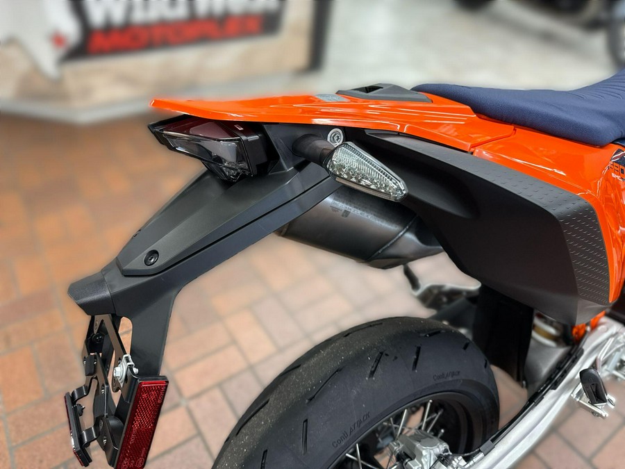 2026 KTM 690 SMC R