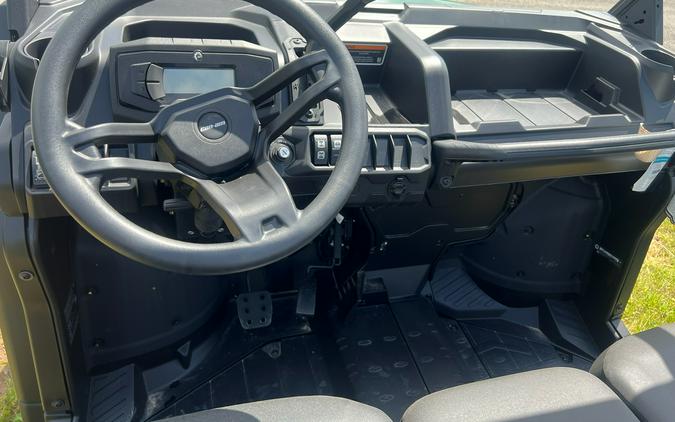2026 Can-Am Defender HD7