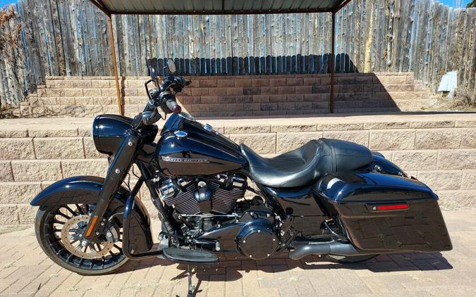 2017 Harley-Davidson Road King Special Vivid Black