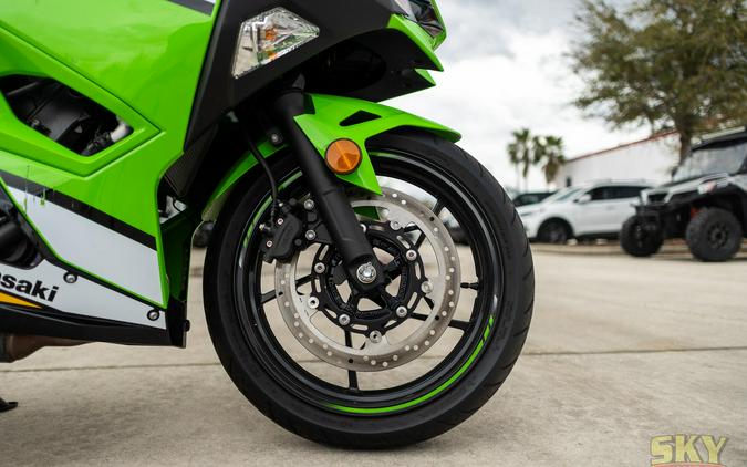 2025 Kawasaki Ninja 500 Base