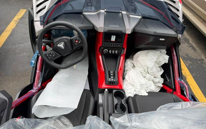 2026 Slingshot SLINGSHOT R Autodrive RADIANT GRAY W/ INDY RED PEA
