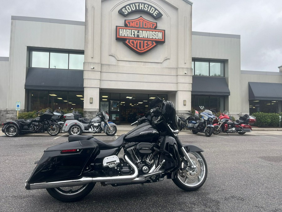 2015 Harley-Davidson Street Glide® CVO™ Street Glide®