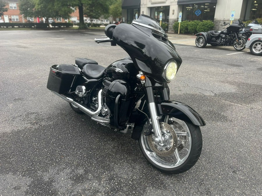 2015 Harley-Davidson Street Glide® CVO™ Street Glide®