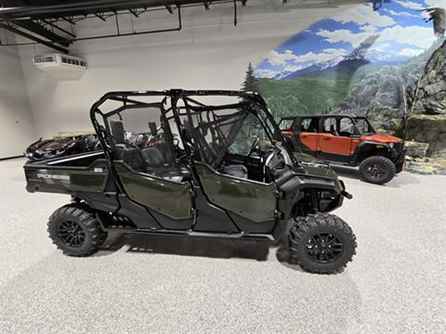 2024 Honda Pioneer 1000-6 Deluxe Crew