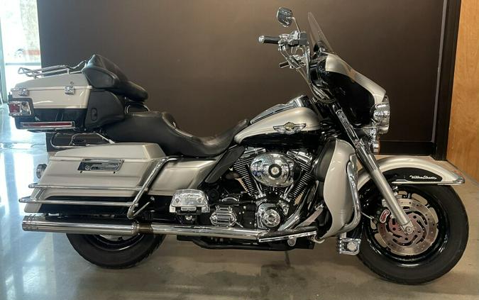 2003 Harley-Davidson® Electra Glide® Ultra Classic® 105th Anniversary Crystal Copper & Black Diamond