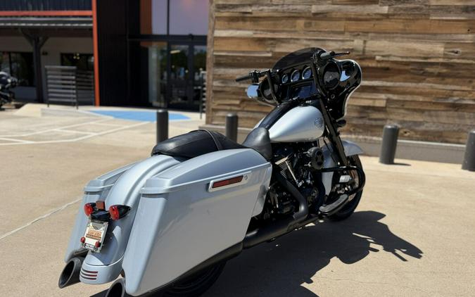 2023 Harley-Davidson® Street Glide® Special Atlas Silver Metallic - Black Finish
