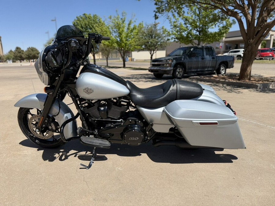2023 Harley-Davidson® Street Glide® Special Atlas Silver Metallic - Black Finish