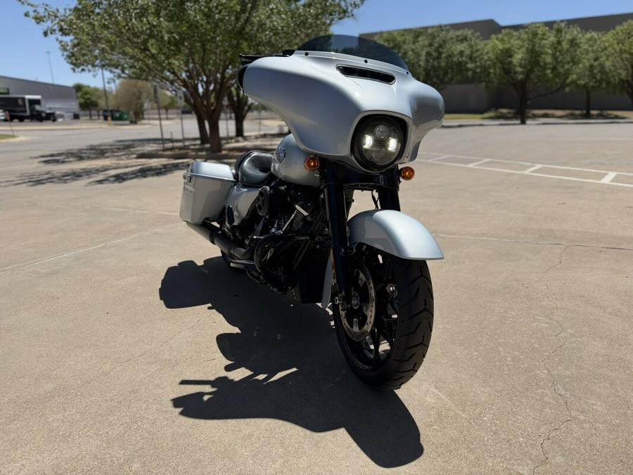 2023 Harley-Davidson® Street Glide® Special Atlas Silver Metallic - Black Finish