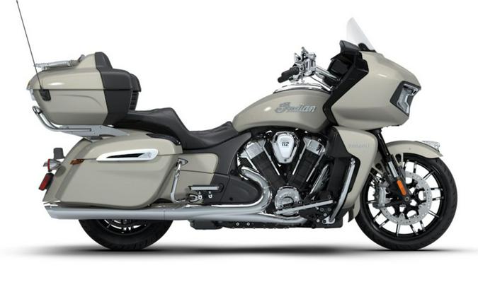2026 Indian Motorcycle® Pursuit® Limited 112 w/PowerBand Audio Silver Quartz Metallic