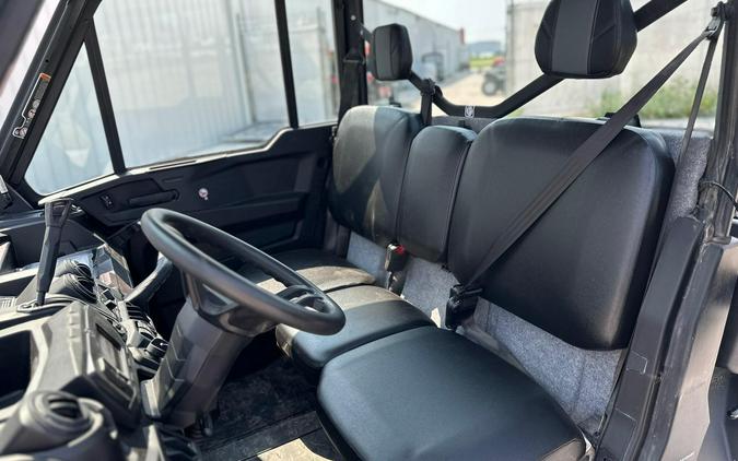 2026 Can-Am Defender DPS CAB