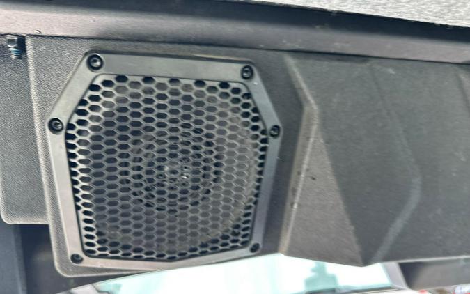 2026 Can-Am Defender DPS CAB