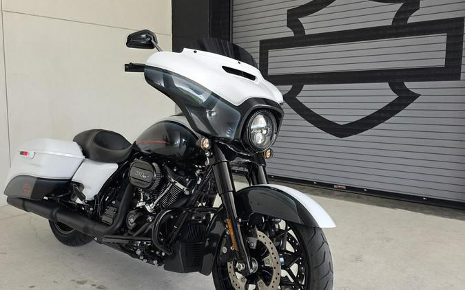 2023 Harley-Davidson® Street Glide® Special CUSTOM PAINT JOB
