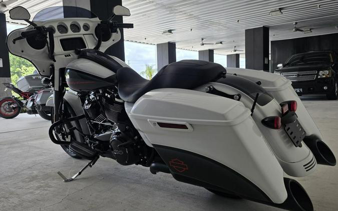 2023 Harley-Davidson® Street Glide® Special CUSTOM PAINT JOB