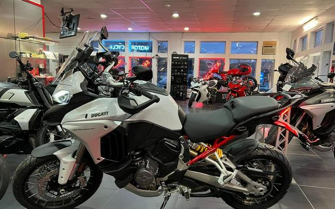 2023 Ducati Multistrada V4S Iceberg White - Spoked Wheels