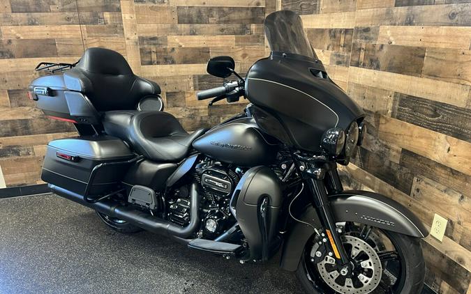 2021 Harley-Davidson® Ultra Limited River Rock Gray Denim/Black Denim - Black Finish FLHTK