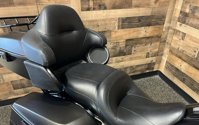 2021 Harley-Davidson® Ultra Limited River Rock Gray Denim/Black Denim - Black Finish FLHTK