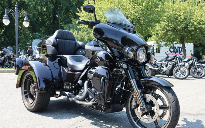 2021 Harley-Davidson CVO Tri Glide FLHTCUTGSE