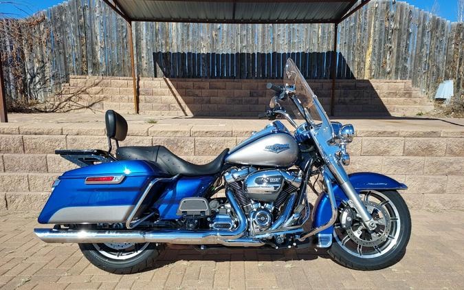 2017 Harley-Davidson Road King Two-Tone Superior Blue/Billet Silver