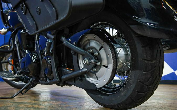 2023 Kawasaki Vulcan® 900 Classic