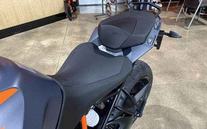 2023 KTM 1290 Super Duke GT