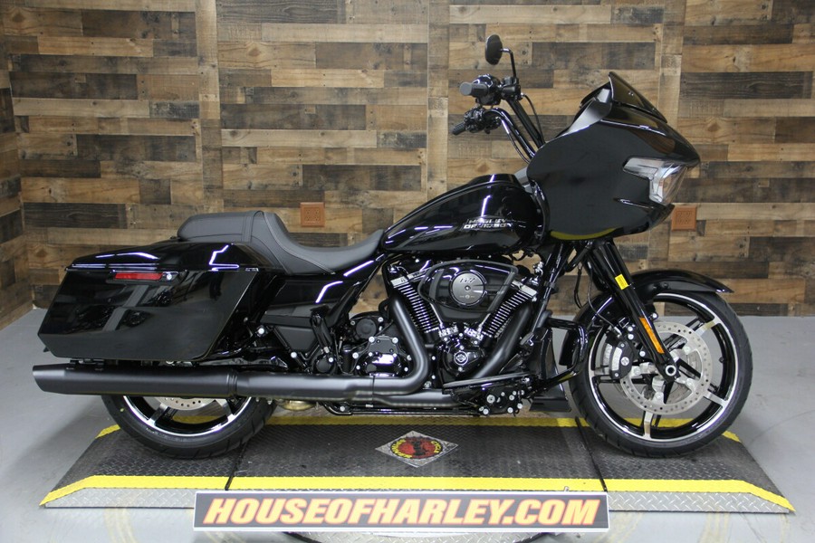 2024 Harley-Davidson Road Glide® Vivid Black - Black Finish