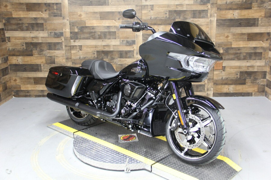 2024 Harley-Davidson Road Glide® Vivid Black - Black Finish