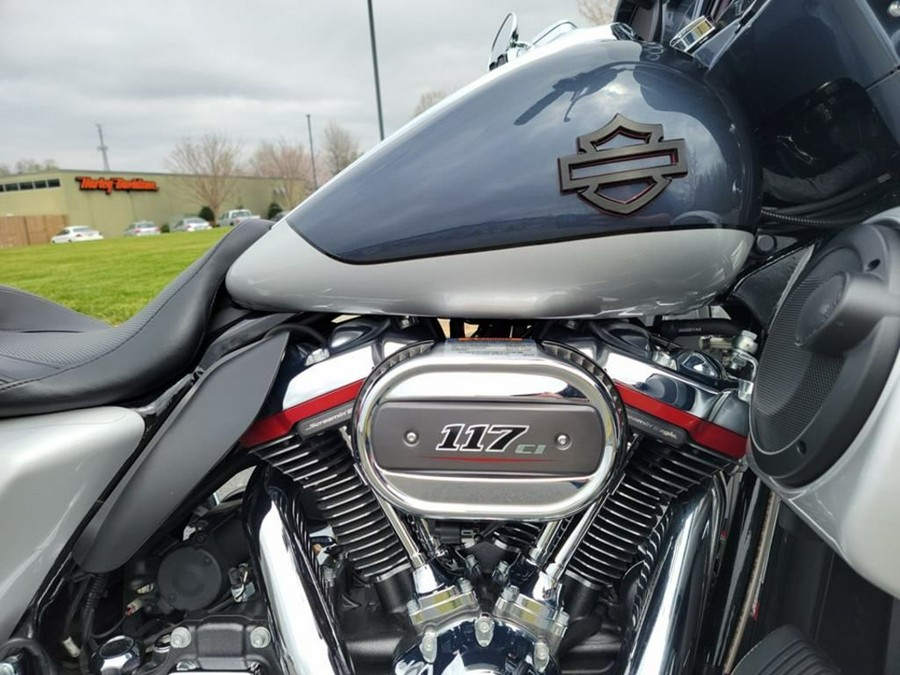 2019 Harley-Davidson® FLHXSE - CVO™ Street Glide®