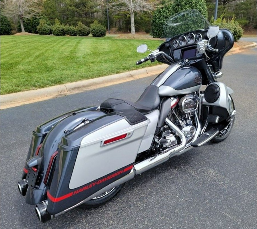 2019 Harley-Davidson® FLHXSE - CVO™ Street Glide®