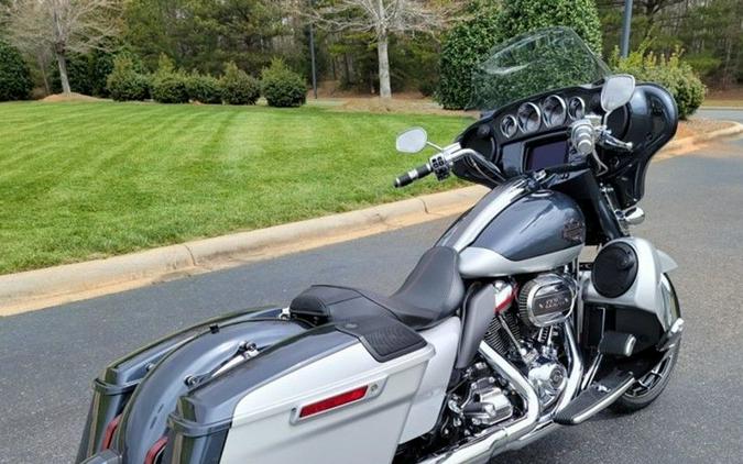 2019 Harley-Davidson® FLHXSE - CVO™ Street Glide®