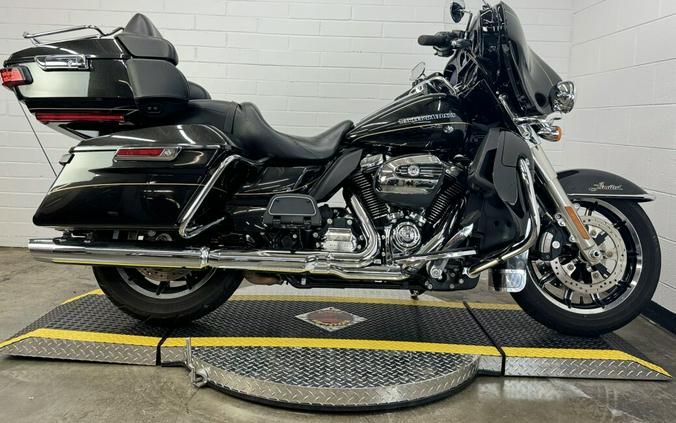 2019 Harley-Davidson Electra Glide Ultra Classic BLACK W/PINSTRI