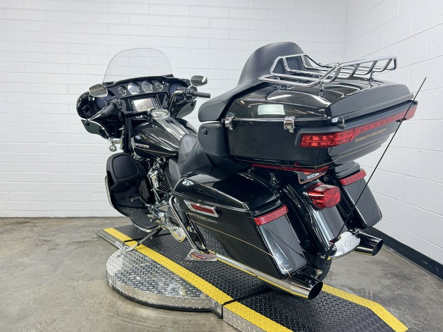 2019 Harley-Davidson Electra Glide Ultra Classic BLACK W/PINSTRI