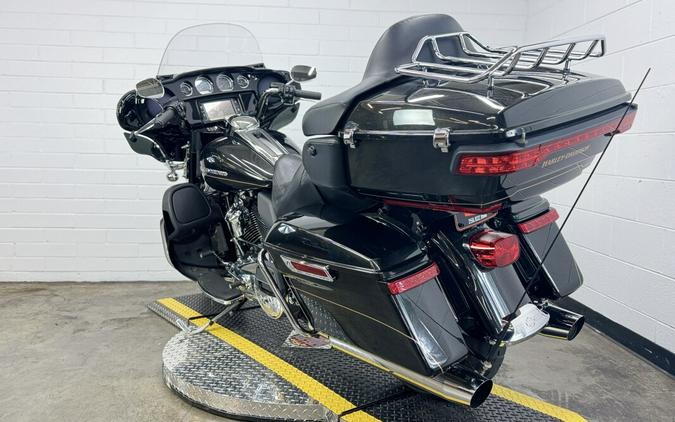 2019 Harley-Davidson Electra Glide Ultra Classic BLACK W/PINSTRI