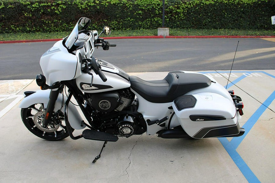 2024 Indian Motorcycle® Chieftain® Dark Horse® w/Powerband Audio Pkg Ghost White Metallic Smoke wit