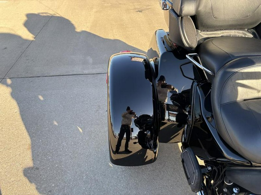 2016 Harley-Davidson® FLHTCUTG - Tri Glide® Ultra