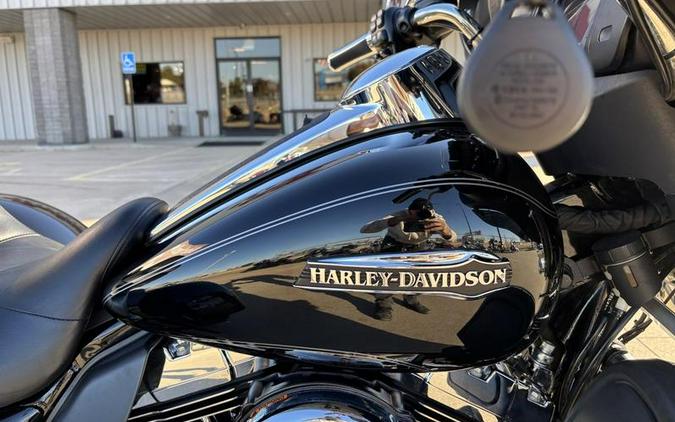 2016 Harley-Davidson® FLHTCUTG - Tri Glide® Ultra