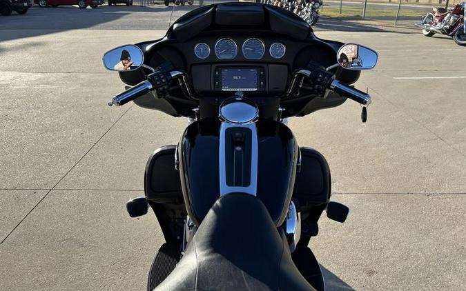 2016 Harley-Davidson® FLHTCUTG - Tri Glide® Ultra