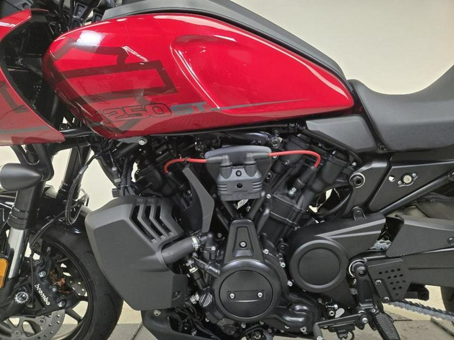 2025 Harley-Davidson® RA1250ST - Pan America® 1250 ST