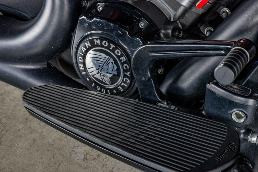 2021 Indian Challenger Dark Horse Thunder Black Smoke