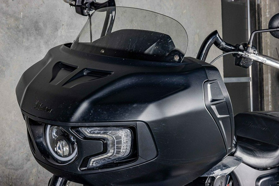2021 Indian Challenger Dark Horse Thunder Black Smoke