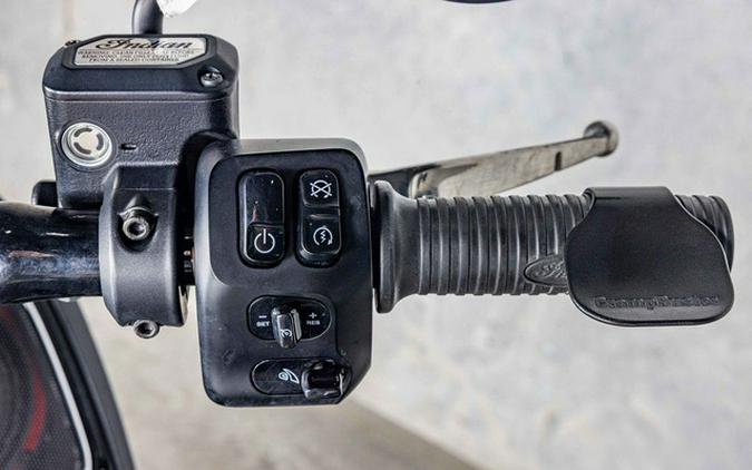 2021 Indian Challenger Dark Horse Thunder Black Smoke