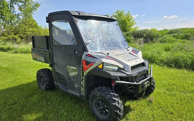 2019 Polaris® Ranger XP® 900 EPS Premium Silver Pearl