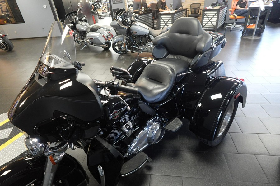 2024 Harley-Davidson Tri Glide Ultra FLHTCUTG