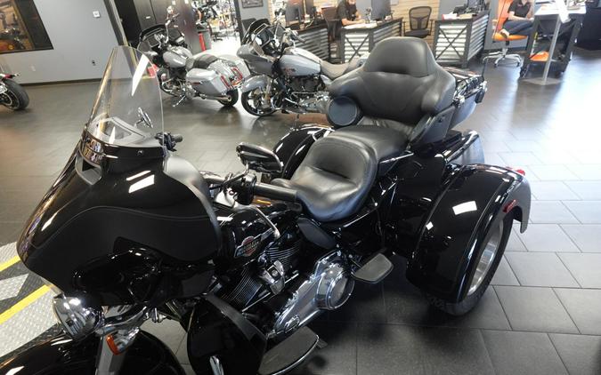 2024 Harley-Davidson Tri Glide Ultra FLHTCUTG