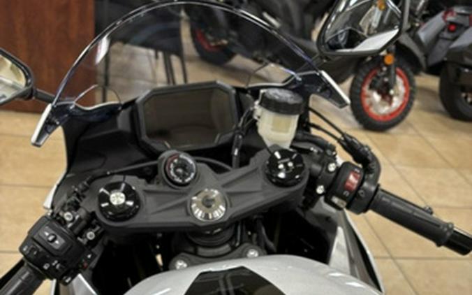 2027 Kawasaki Ninja ZX-6R ABS