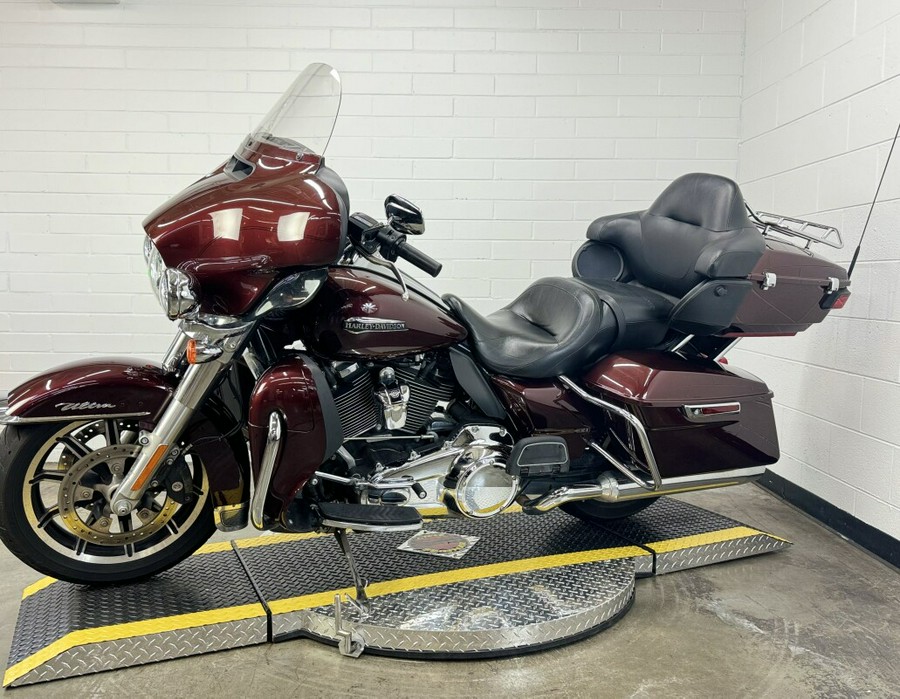 2019 Harley-Davidson Electra Glide Ultra Classic TWISTED CHERRY