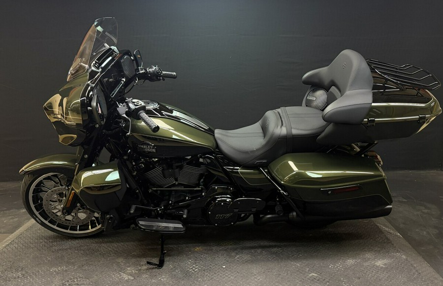 Harley-Davidson® Street Glide Limited 2026 FLHXL OLIV STL MTL/ BLK