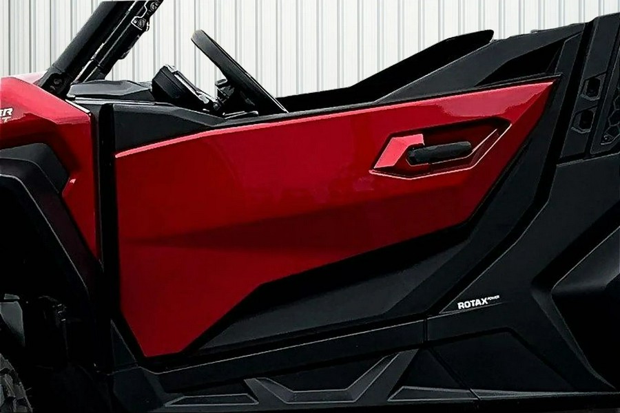 2026 Can-Am SSV COM XT 60 700 RD 26 XT 700