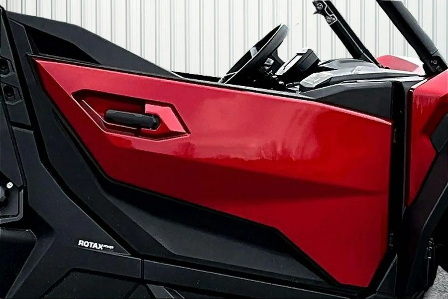 2026 Can-Am SSV COM XT 60 700 RD 26 XT 700