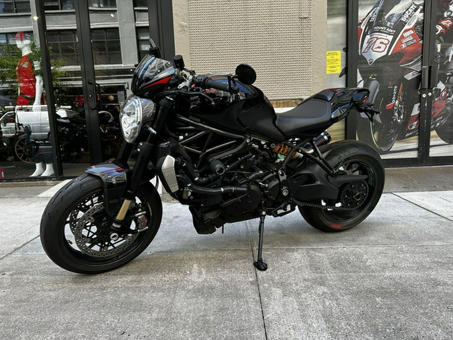 2017 Ducati Monster 1200 R Thrilling Black