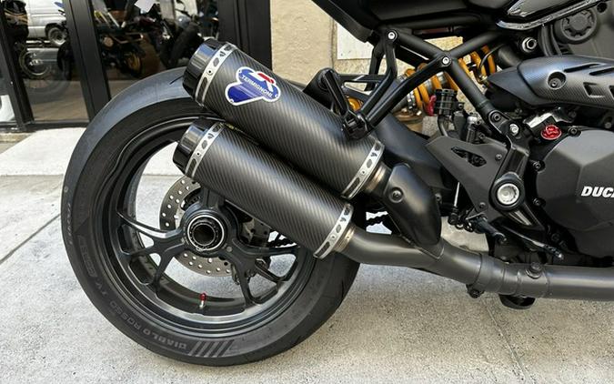 2017 Ducati Monster 1200 R Thrilling Black